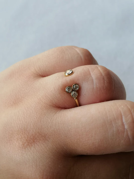 Anel de Aço Dourado com 4 Zircónicas