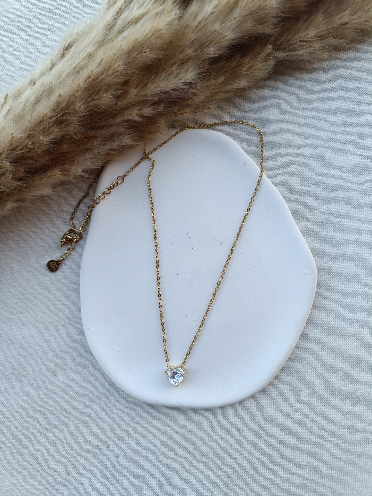 Colar de Aço Dourado de Coração