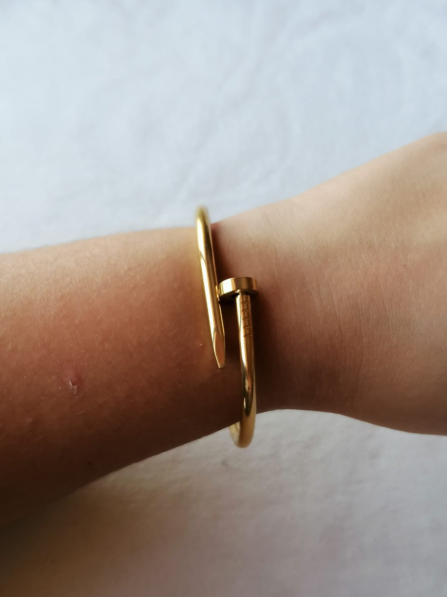 Pulseira de Aço Dourado de Prego Simples