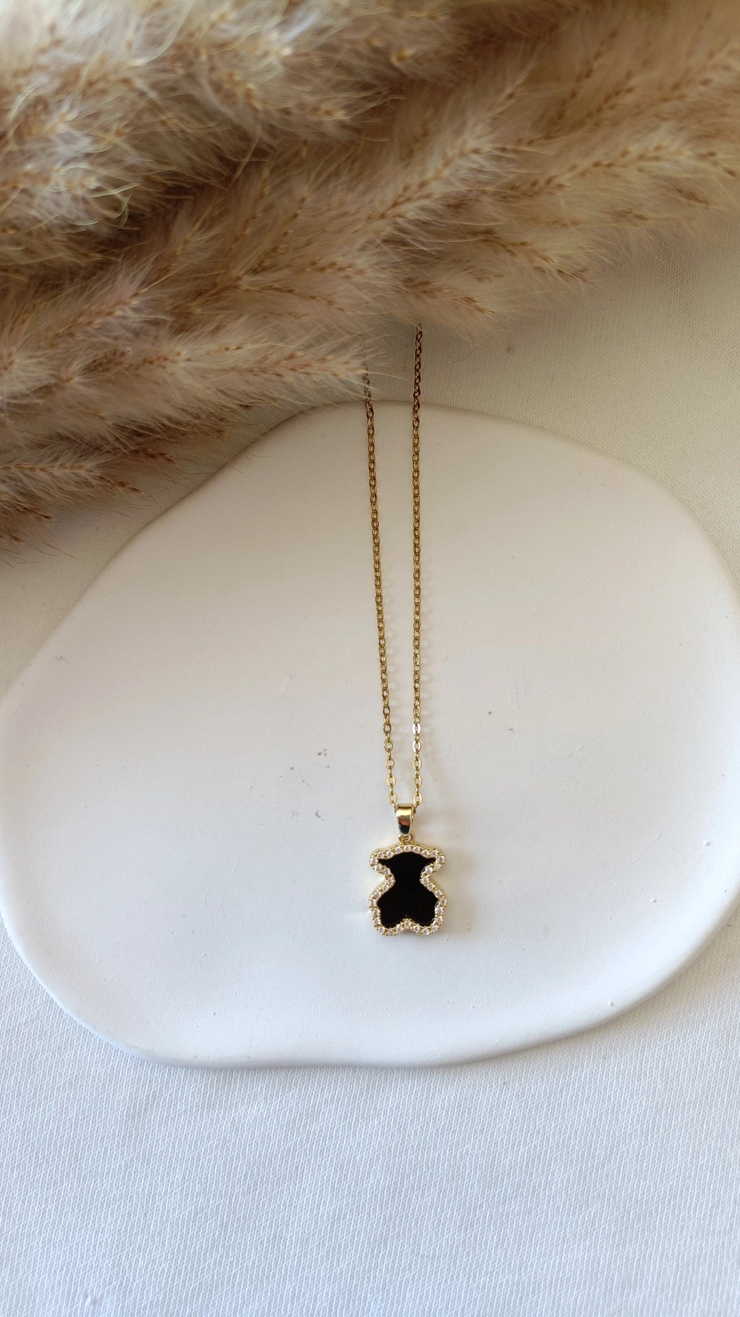 Colar de Aço Dourado de Urso Preto com Brilhantes