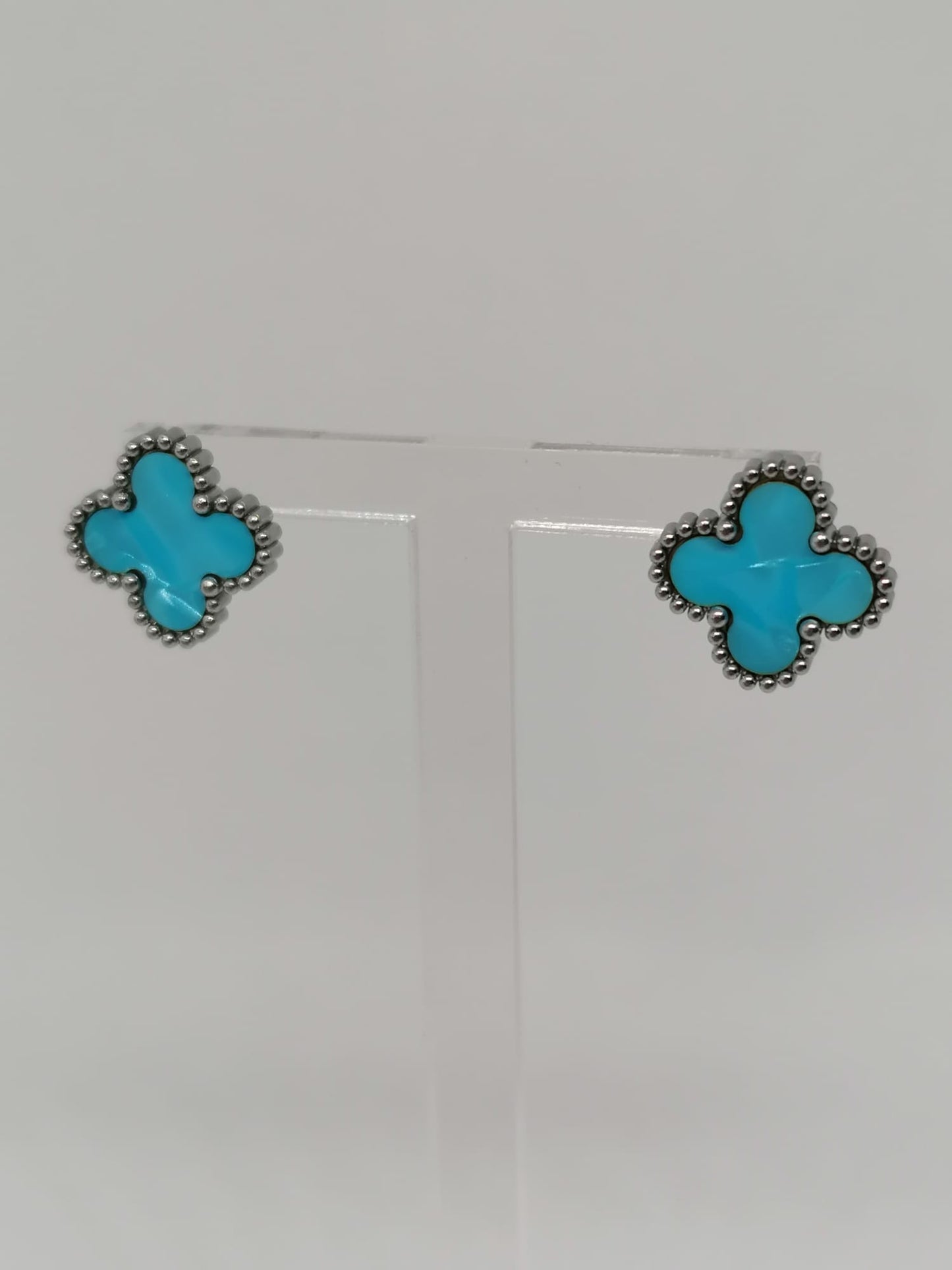 Brincos de Aço Prateado de Trevo Azul Claro Madrepérola