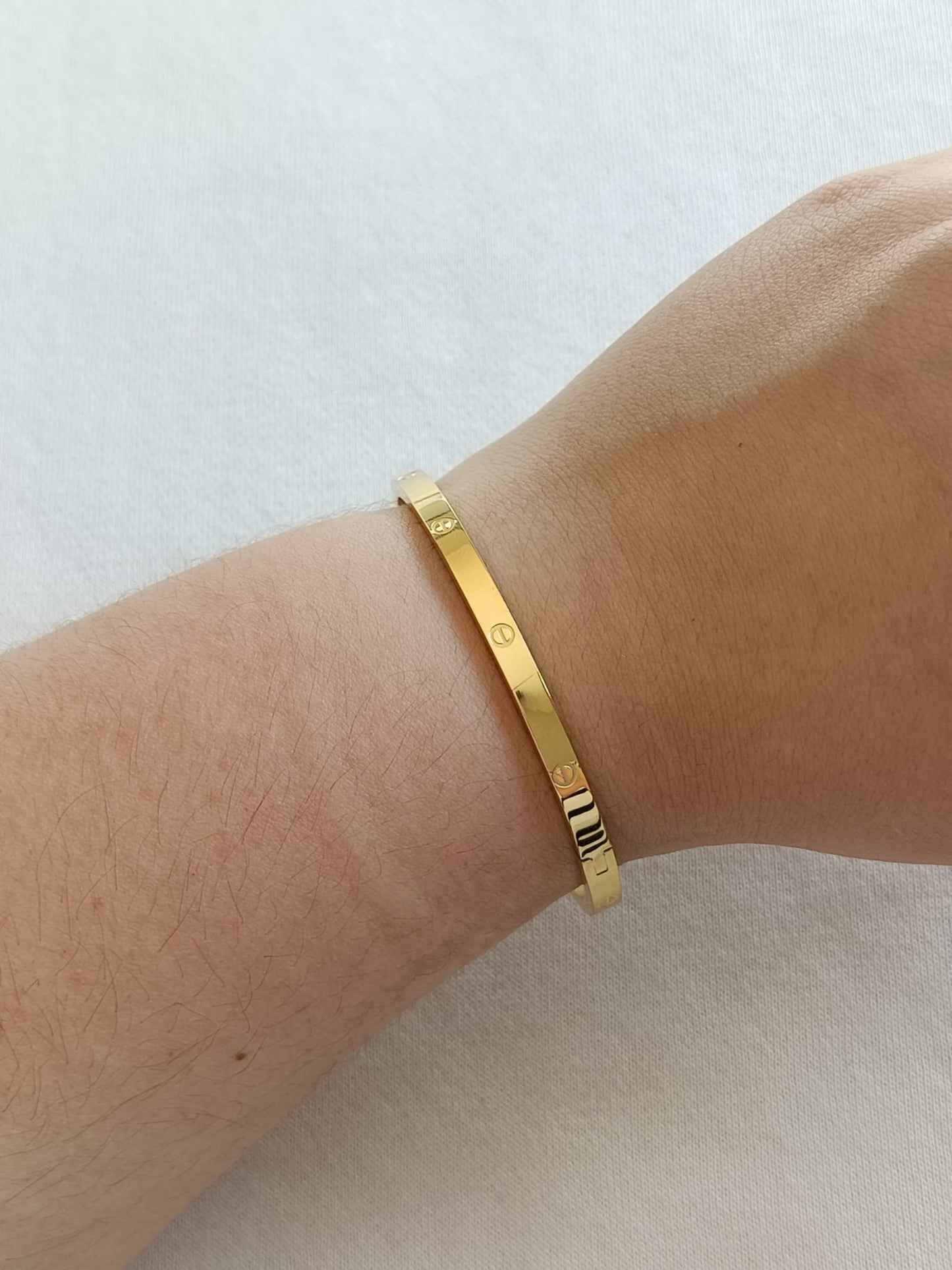 Pulseira de Aço Dourado Rígida Simples Fina