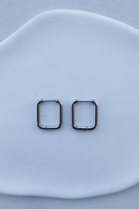 Argolas de Aço Prateado Quadradas Simples