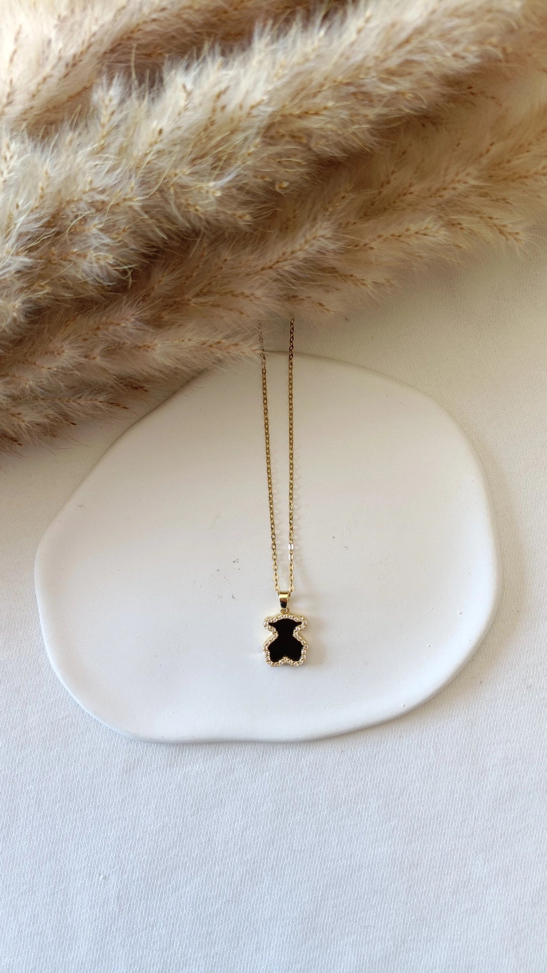 Colar de Aço Dourado de Urso Preto com Brilhantes