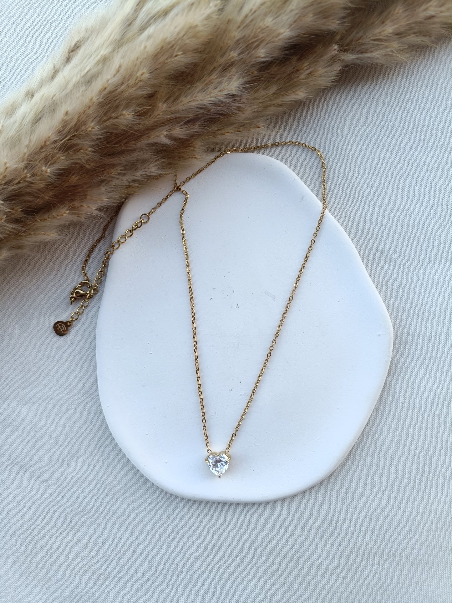 Colar de Aço Dourado de Coração
