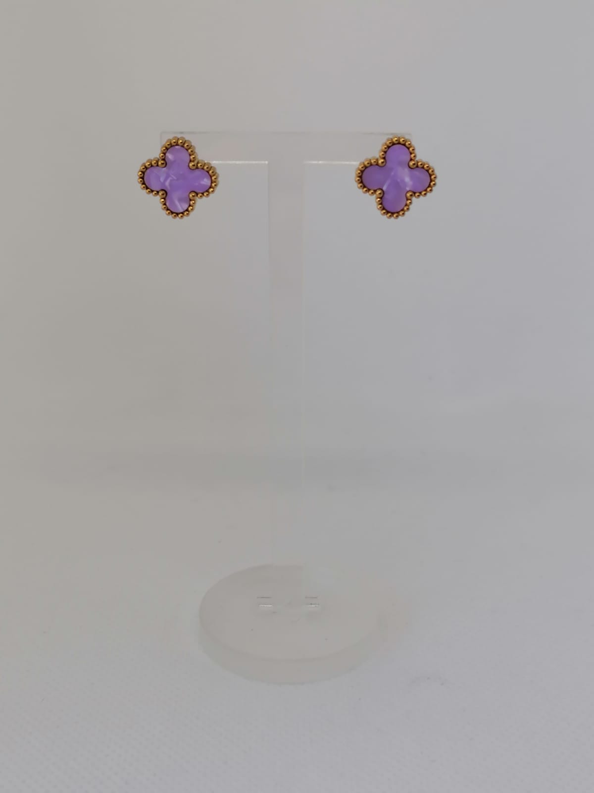 Brincos de Aço Dourado de Trevo Lilás Madrepérola