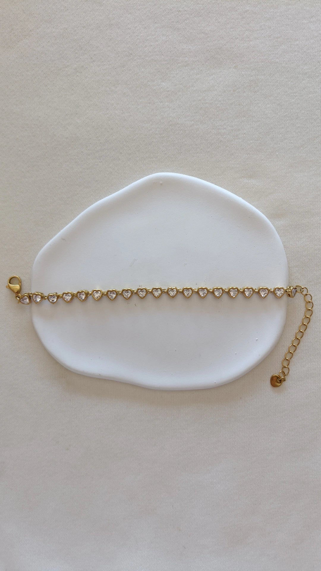 Pulseira de Aço Dourado Inspiração Swarovski com Corações