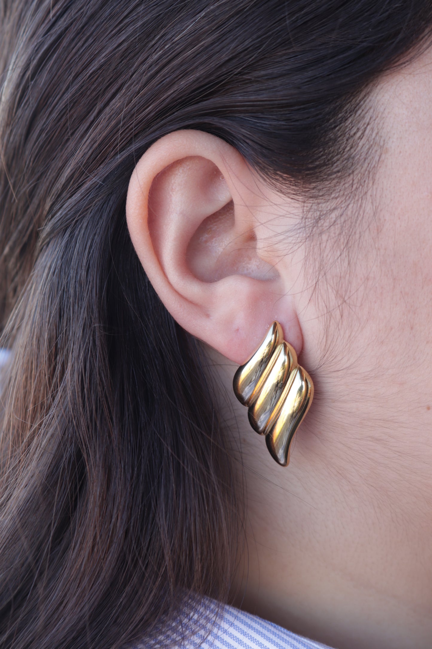 Brincos de Aço Dourado com Textura