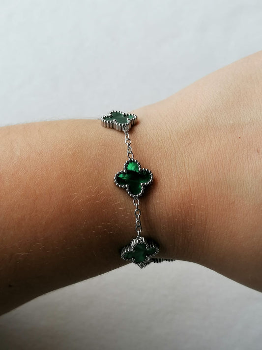Pulseira de Aço Prateado de 5 Trevos Verdes Madrepérola