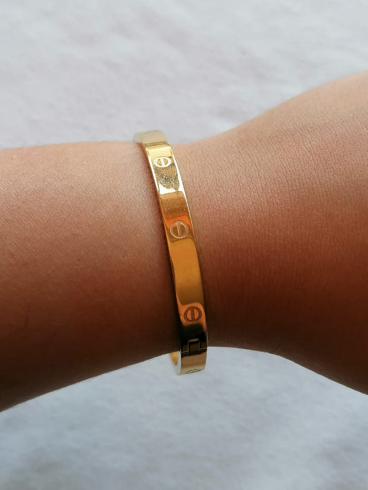 Pulseira de Aço Dourado Rígida Simples